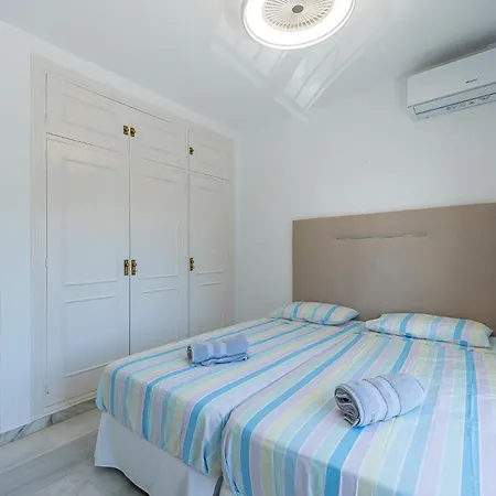 Calahonda 2 Bed With Indoor Swimming Pool * Sitio de Calahonda