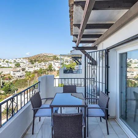 Apartment Calahonda 2 Bed With Indoor Swimming Pool